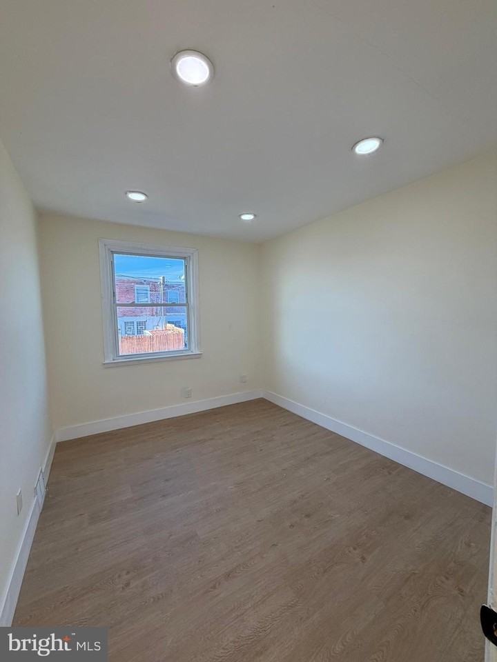 8540 Castor Ave - Photo 4 of 32