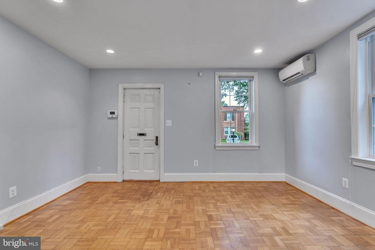 2600 16th St S Apt 713 - Photo 3 of 23