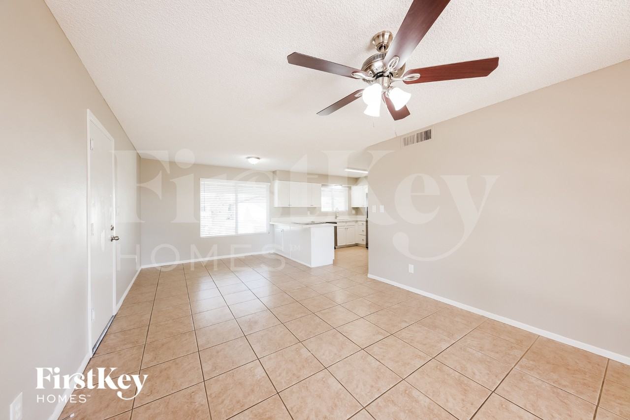 9914 N 73rd Ave - Photo 6 of 18