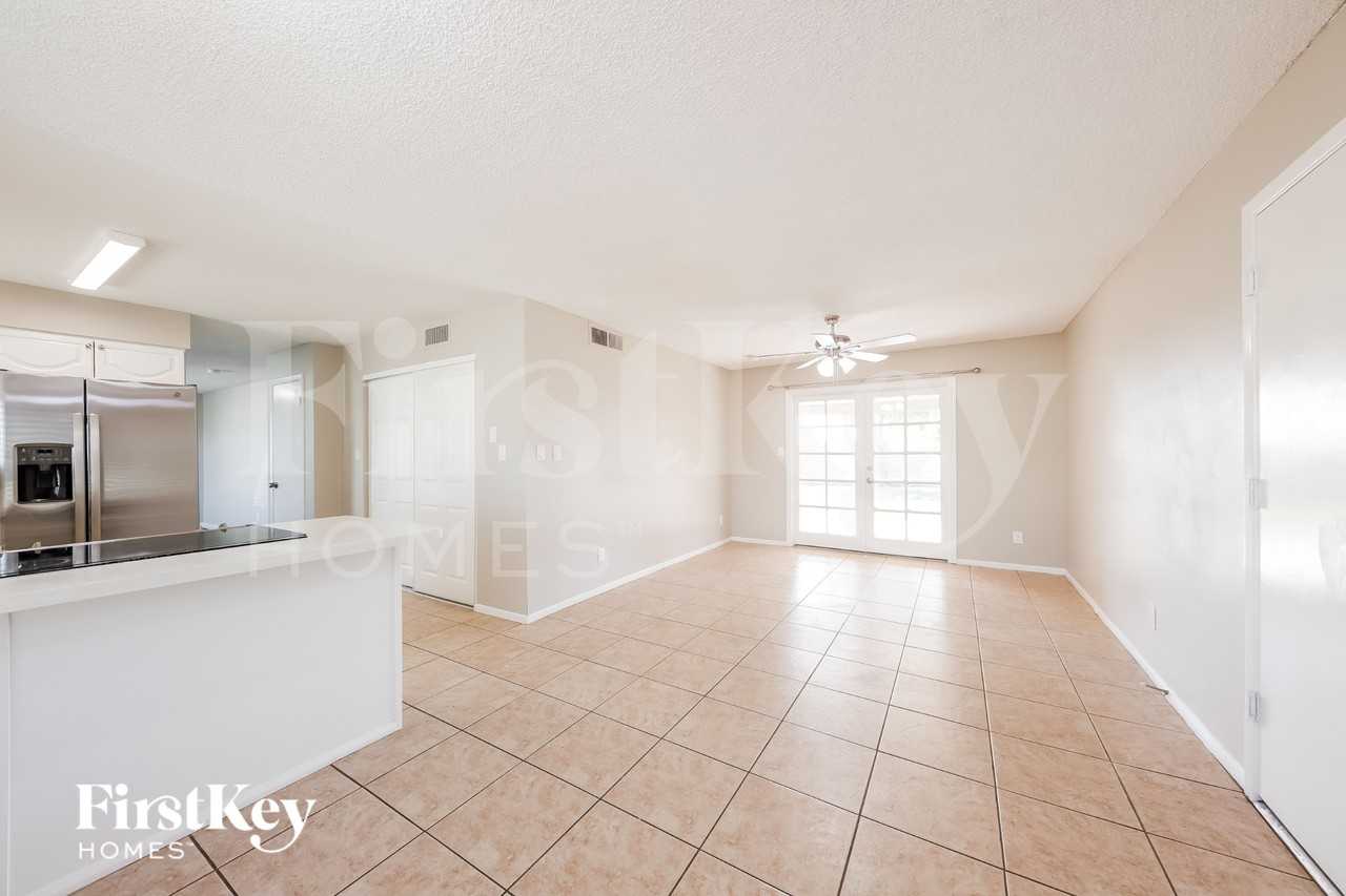 9914 N 73rd Ave - Photo 7 of 18