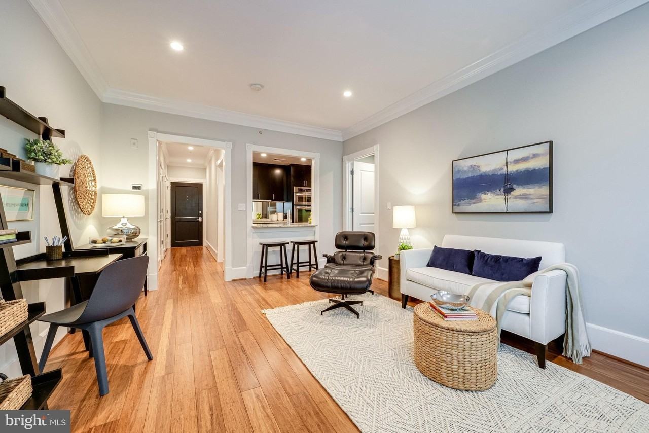 910 Powhatan St Unit 205s