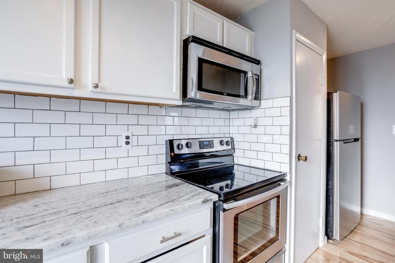 250 S Reynolds St Apt 1410 - Photo 6 of 22