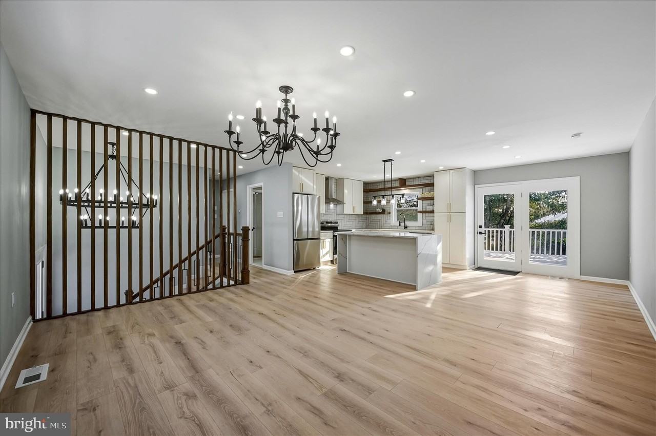 110 Elaine Dr - Photo 5 of 43