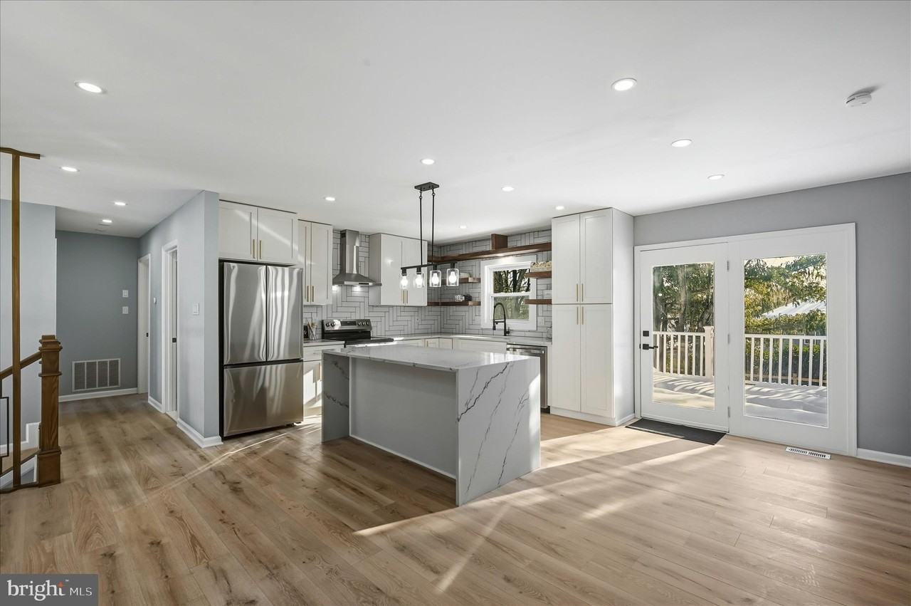 110 Elaine Dr - Photo 6 of 43