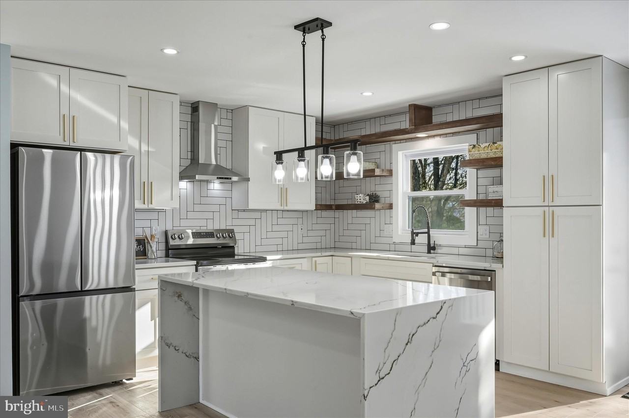 110 Elaine Dr - Photo 7 of 43