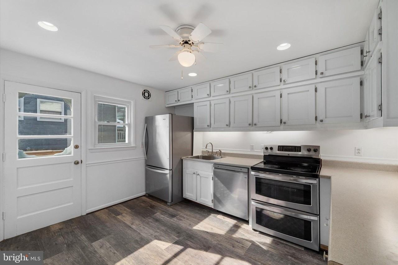 9012 Vernon View Dr - Photo 7 of 39