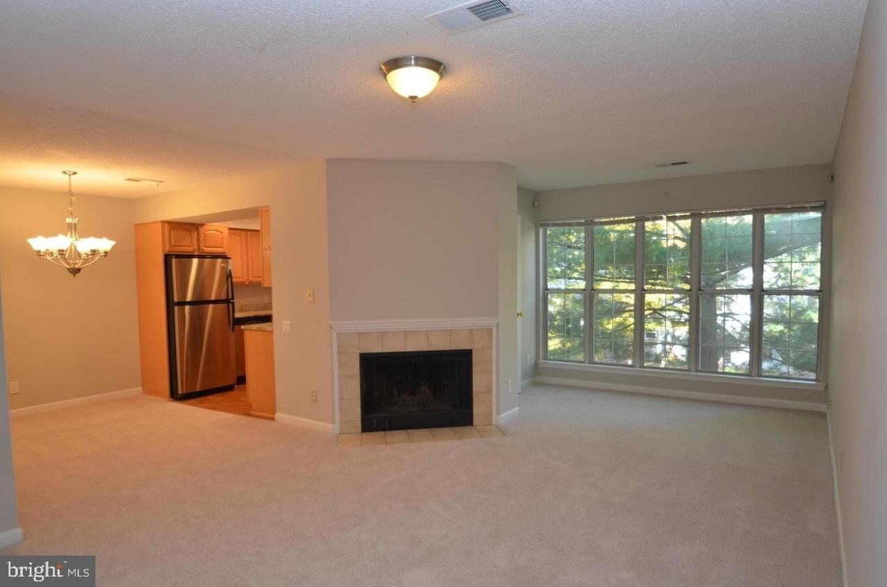 3907 Golf Tee Ct Apt 201 - Photo 4 of 12