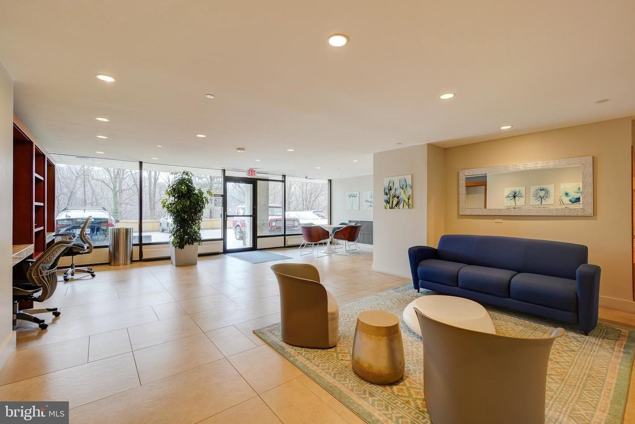 3800 Powell Ln Unit 808 - Photo 2 of 30