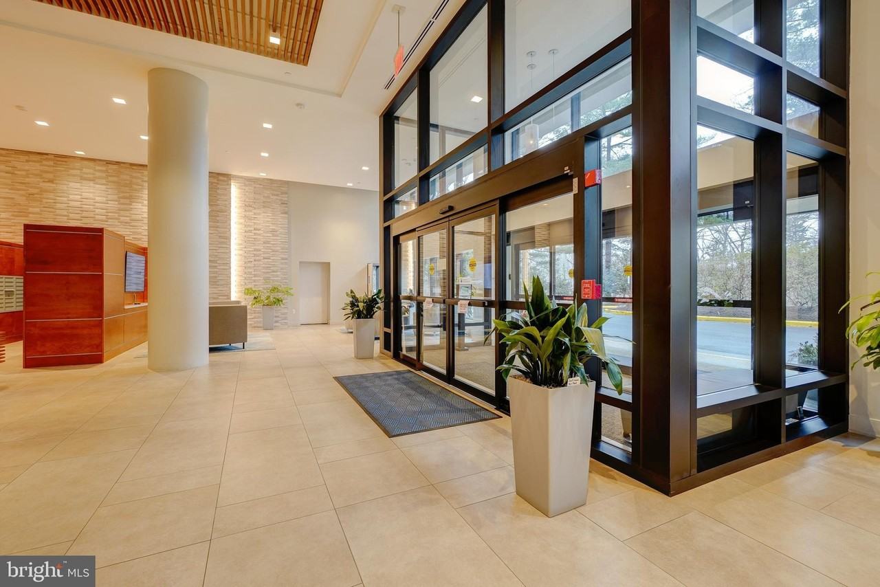 3800 Powell Ln Unit 808 - Photo 3 of 30