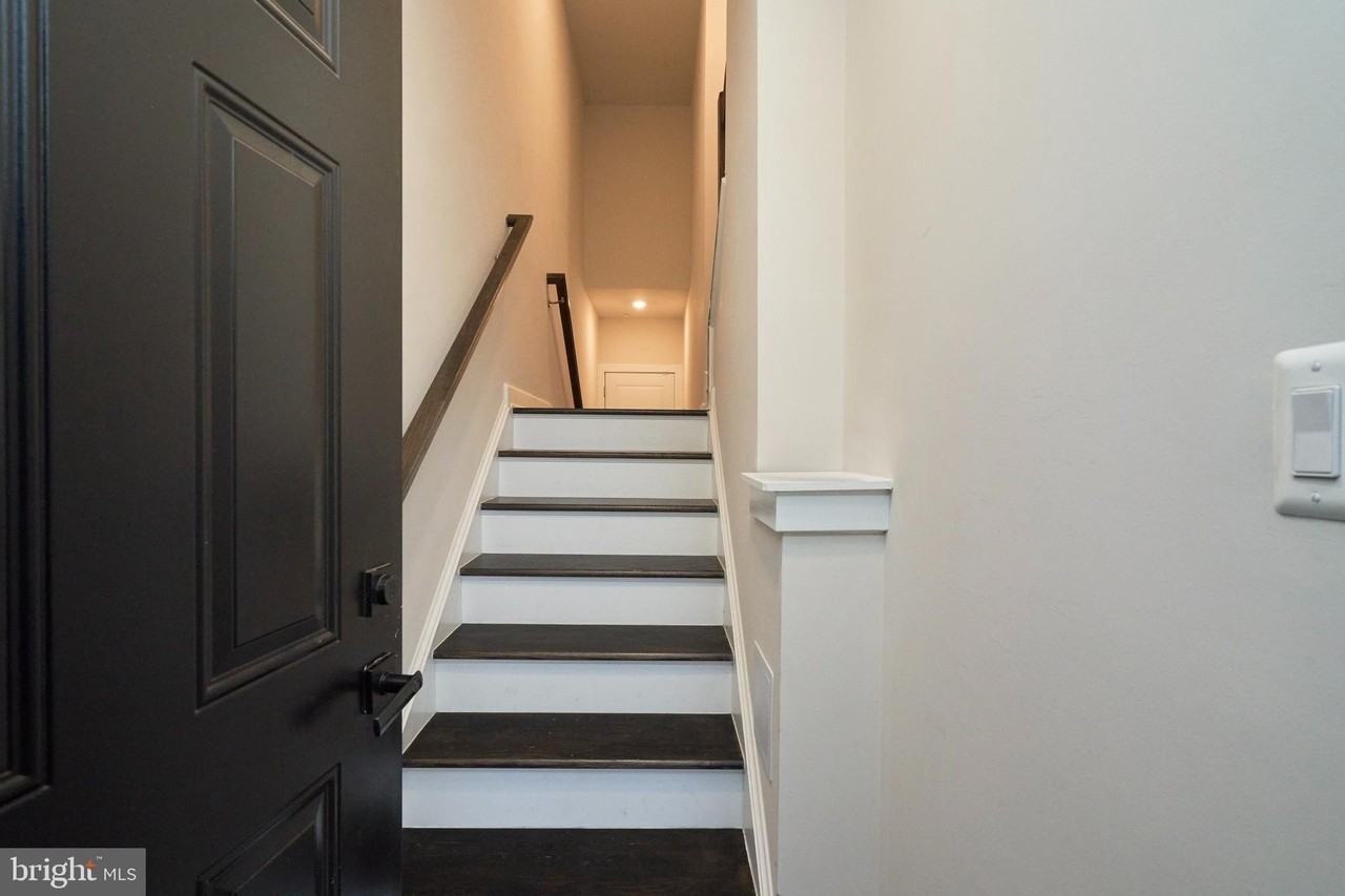 2269 Woodland Gap Ter Unit 16 - Photo 4 of 31