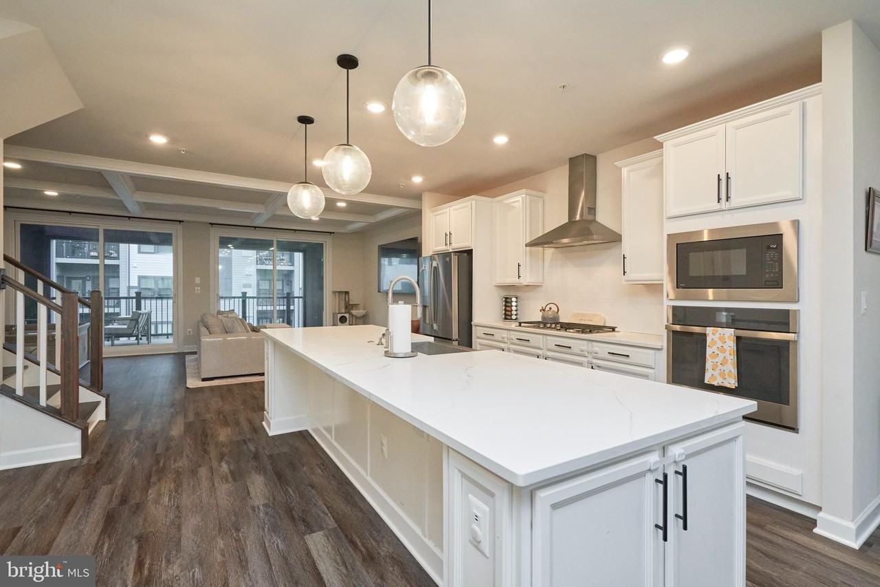 2269 Woodland Gap Ter Unit 16 - Photo 5 of 31