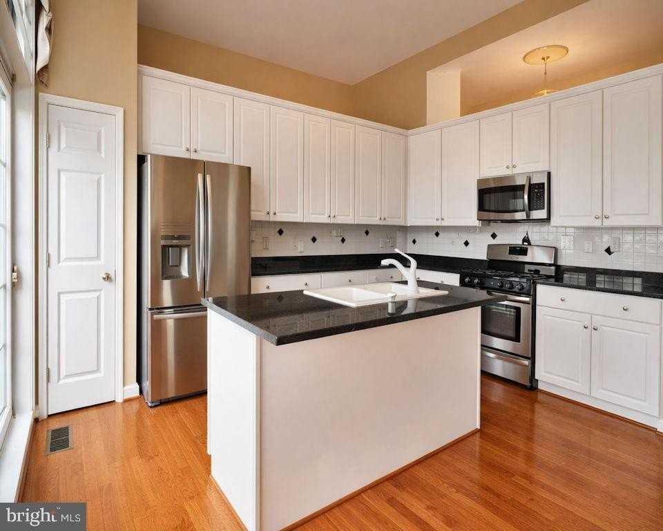 5280 Morning Mist Ln - Photo 7 of 31