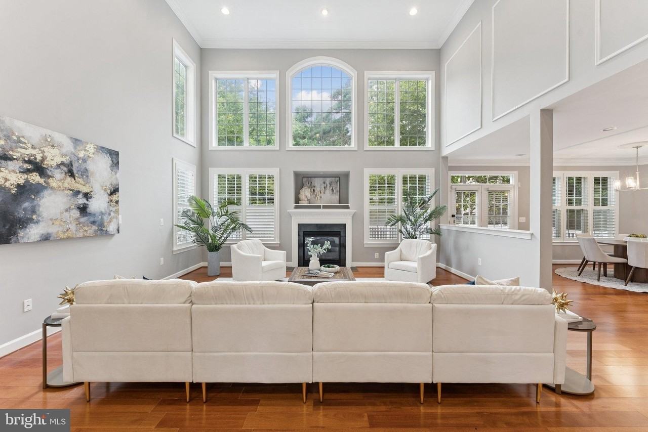 7351 Nicole Marie Ct - Photo 5 of 25