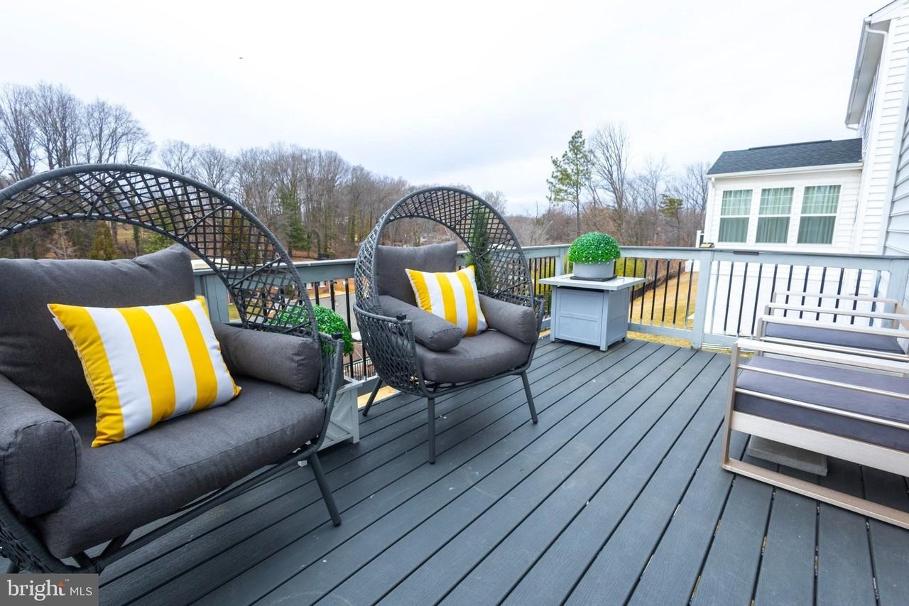 16028 Eagle Roost Ct - Photo 4 of 29