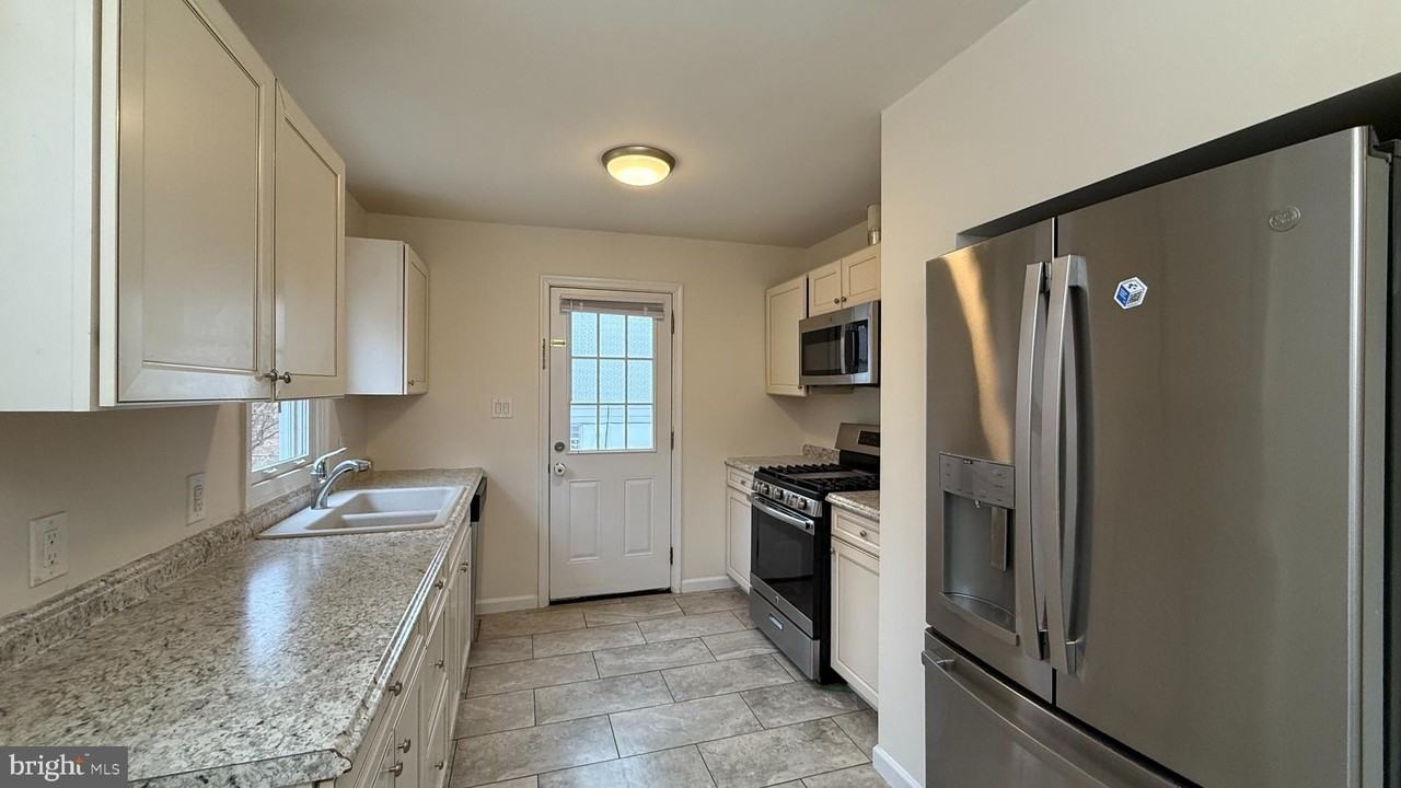 3914 Findley Rd - Photo 3 of 13