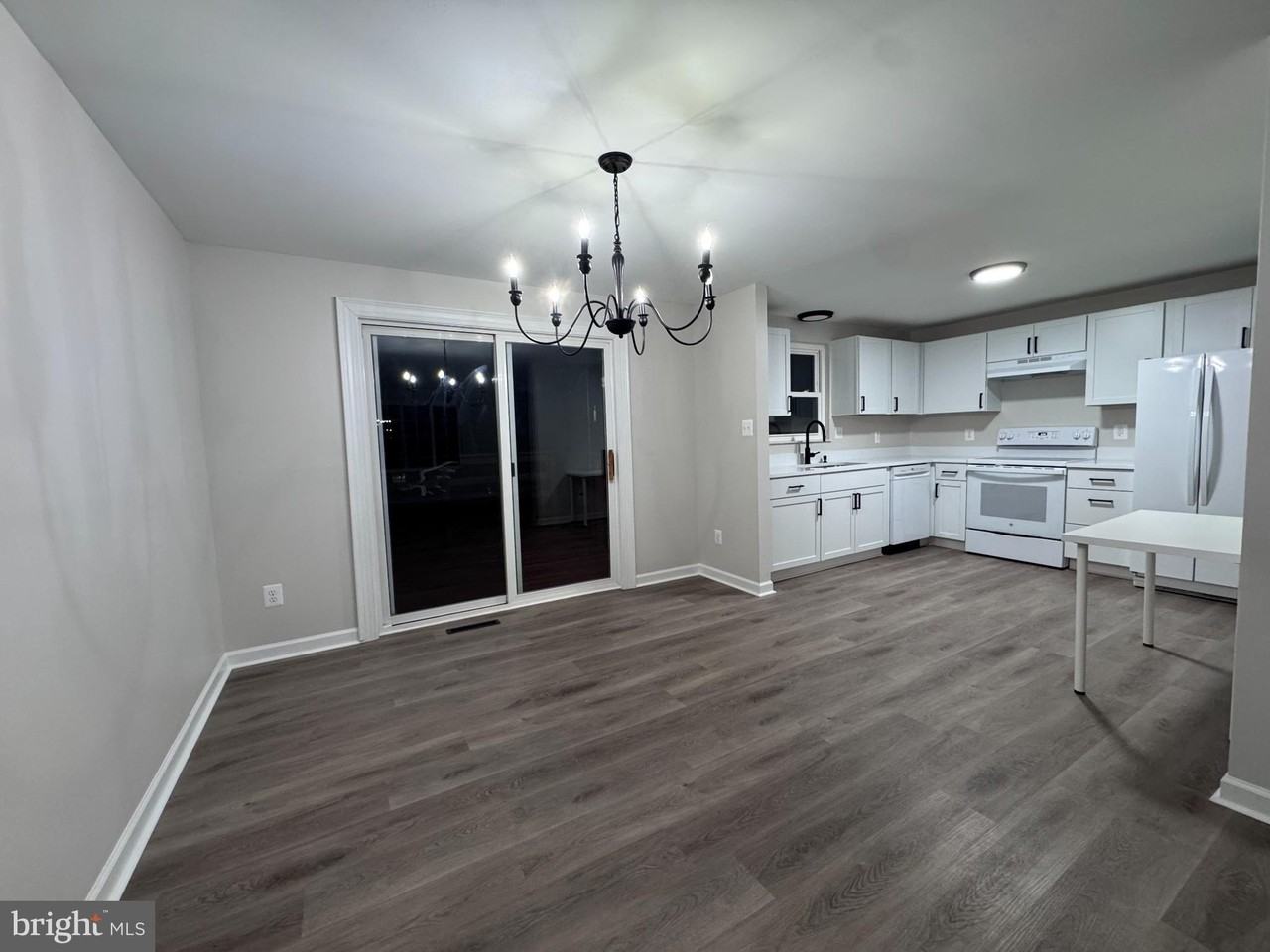 76 Devonne Dr - Photo 2 of 8