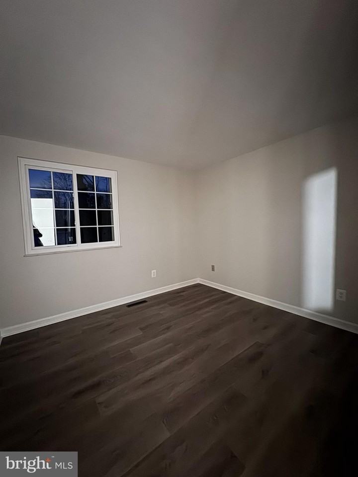 76 Devonne Dr - Photo 6 of 8