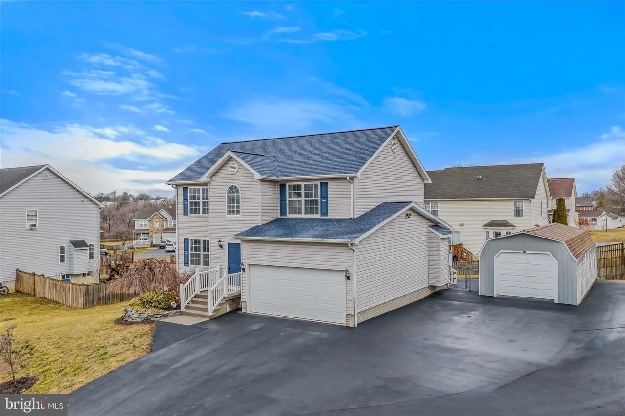 448 Thayers Gull Dr - Photo 6 of 50