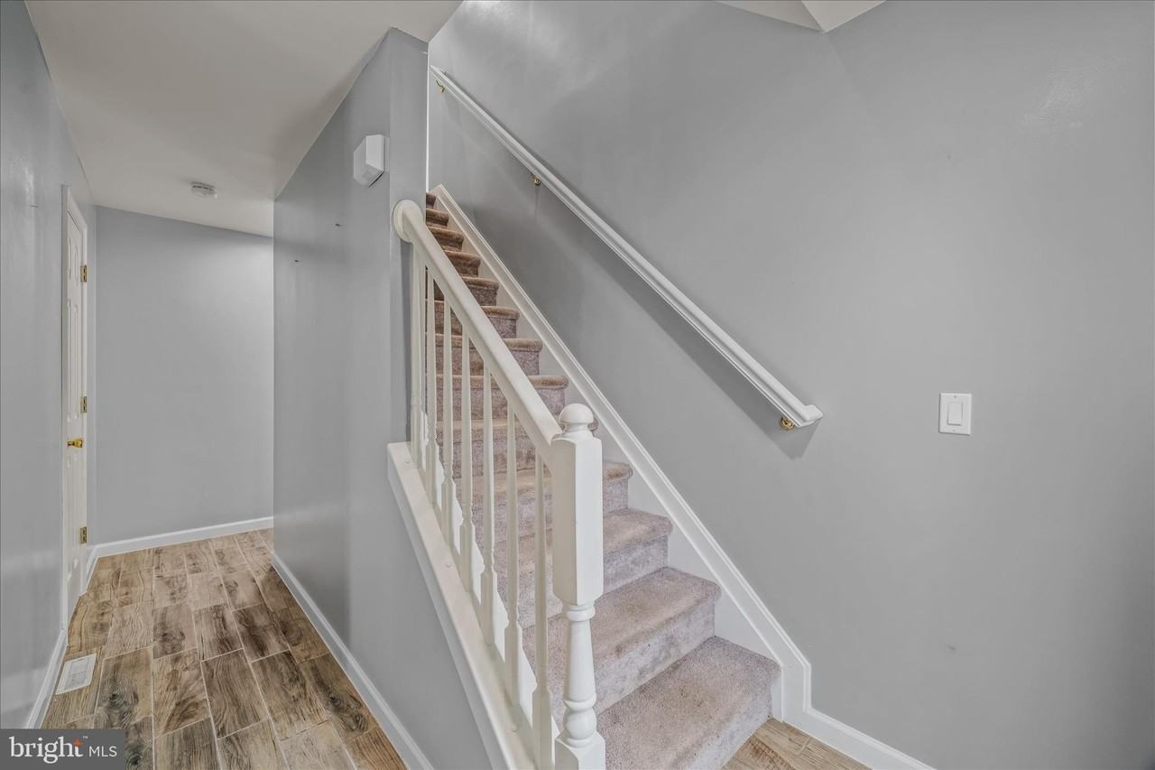 448 Thayers Gull Dr - Photo 7 of 50