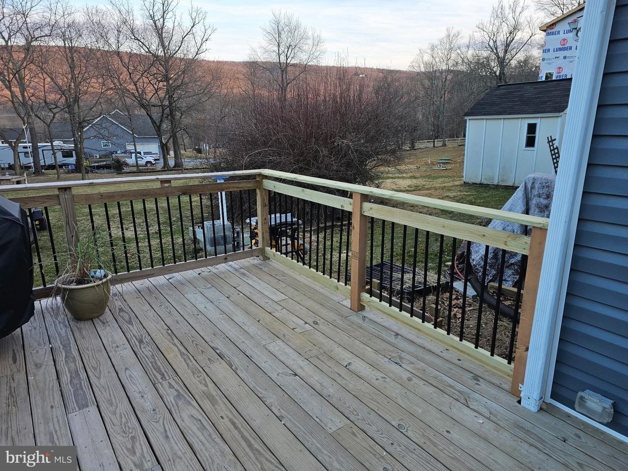 286 MISSION Road N unit: House - Photo 4 of 11