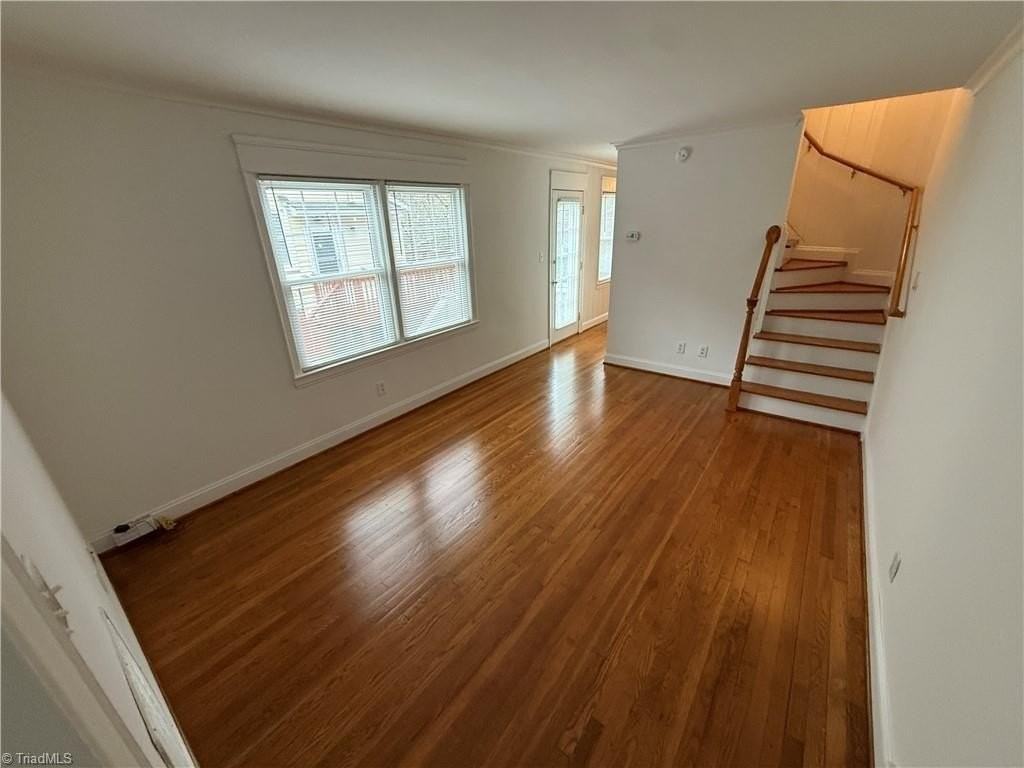 120 Crafton St #B - Photo 3 of 19