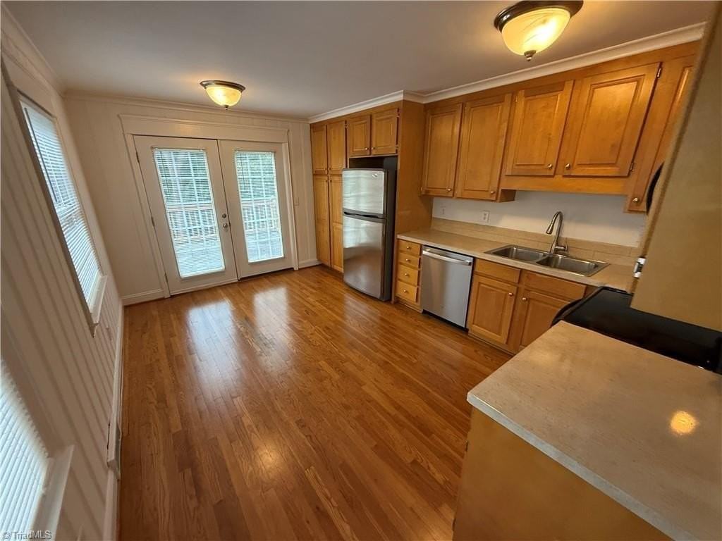 120 Crafton St #B - Photo 4 of 19