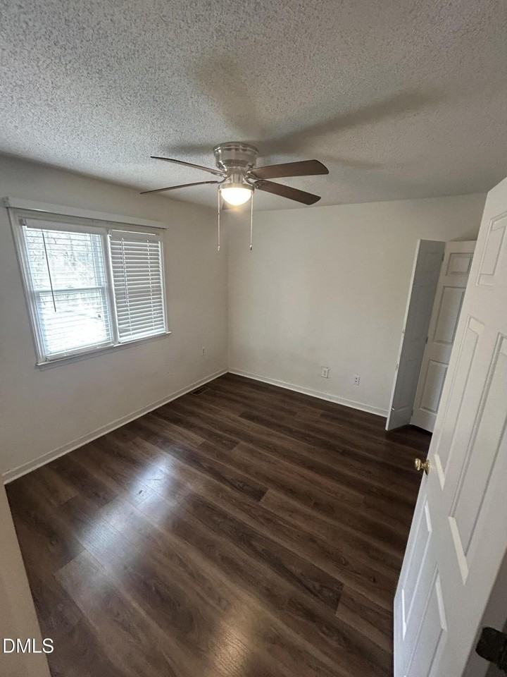 1506 Oakland Hills Way - Photo 3 of 13