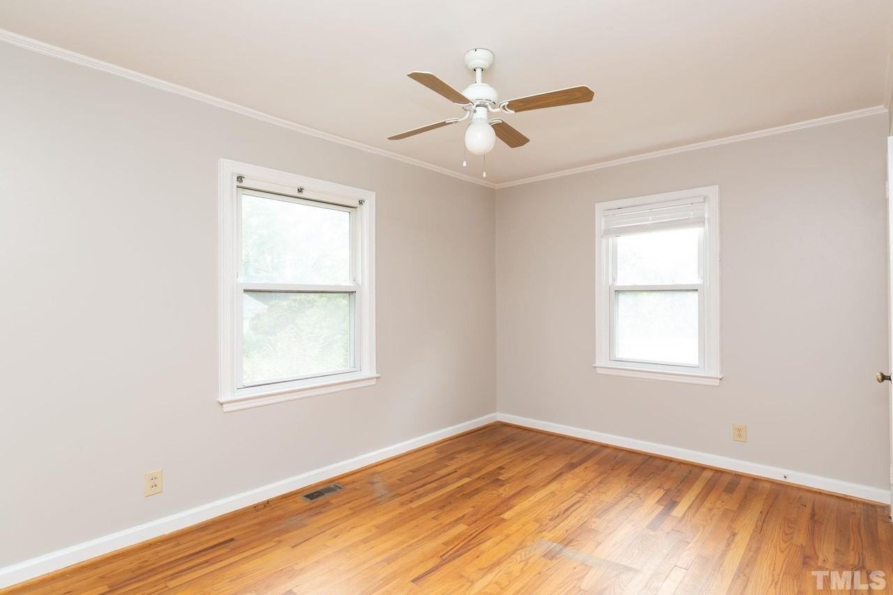 205 Plainview Ave - Photo 7 of 50