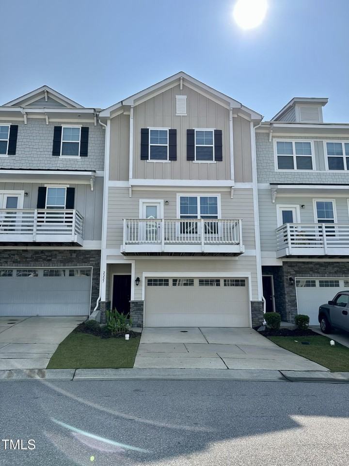 2227 Chattering Lory Ln - Photo 2 of 23