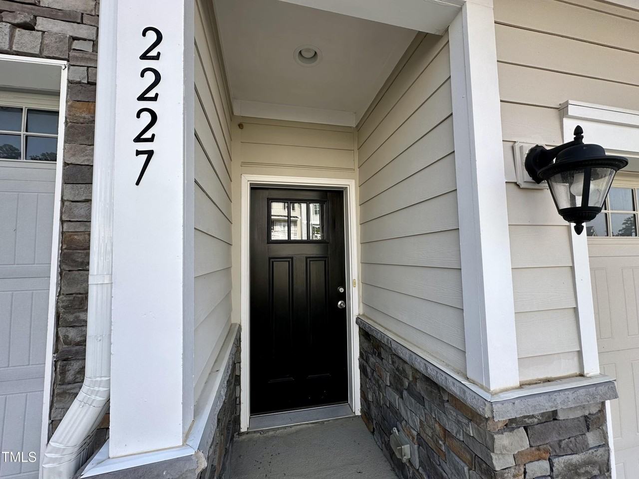 2227 Chattering Lory Ln - Photo 3 of 23