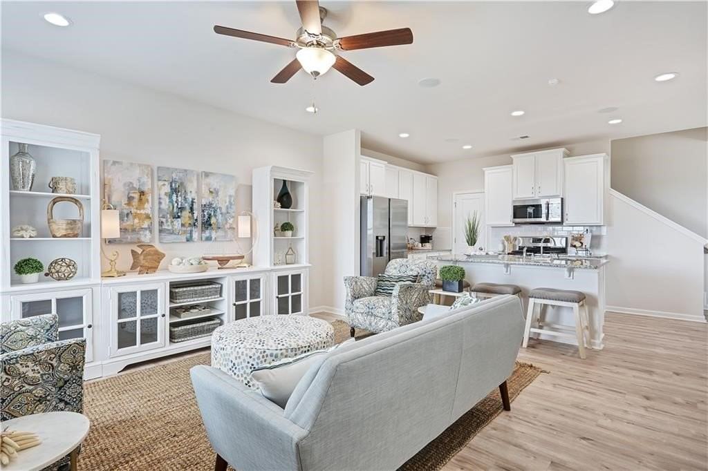 217 Scenic Rd Unit 217 - Photo 4 of 15