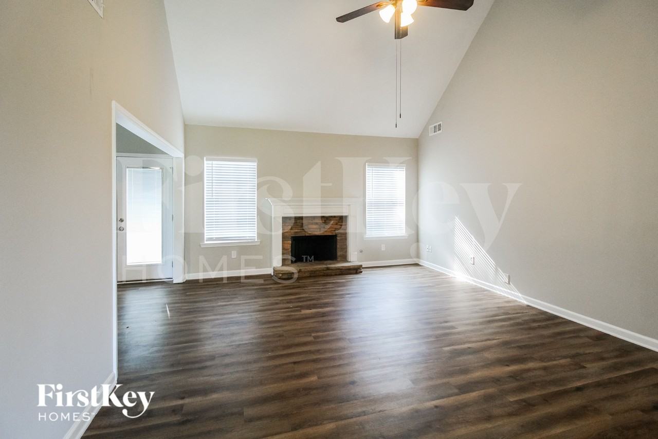 9005 Brookhurst Trl - Photo 2 of 16