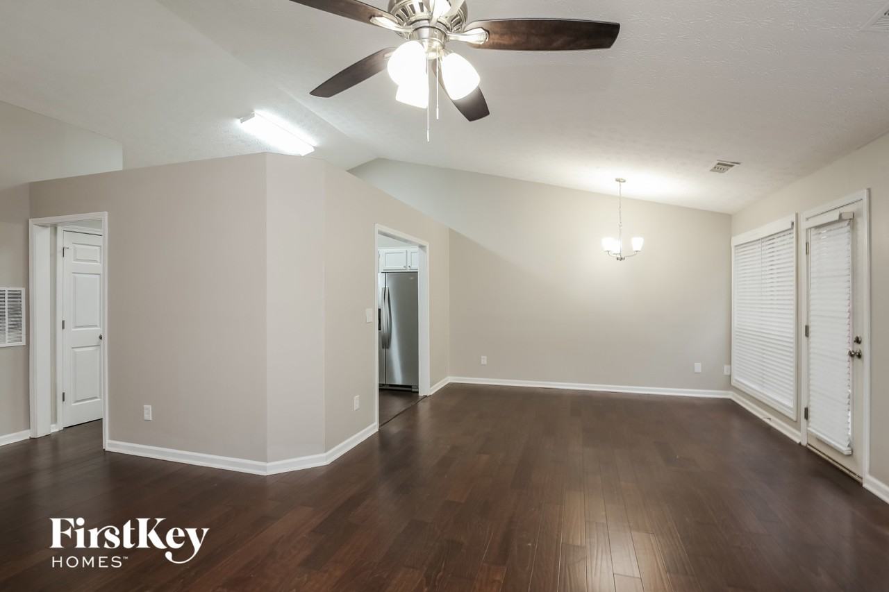 181 Clarion Rd - Photo 3 of 15