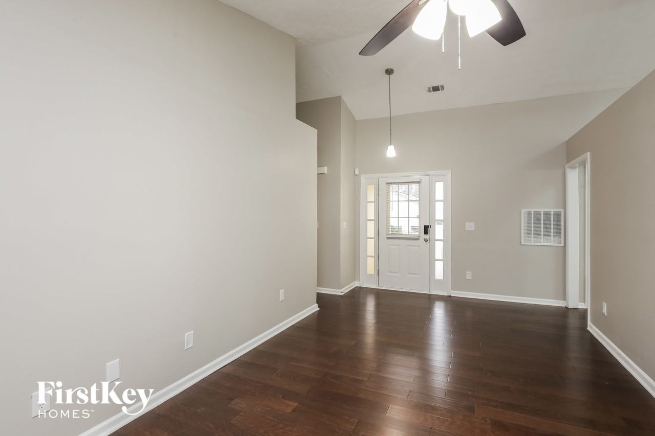 181 Clarion Rd - Photo 5 of 15