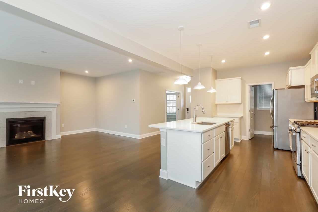 393 Floating Leaf Way - Photo 4 of 12