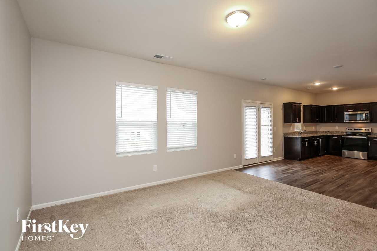 183 Wheeler Pl - Photo 2 of 15