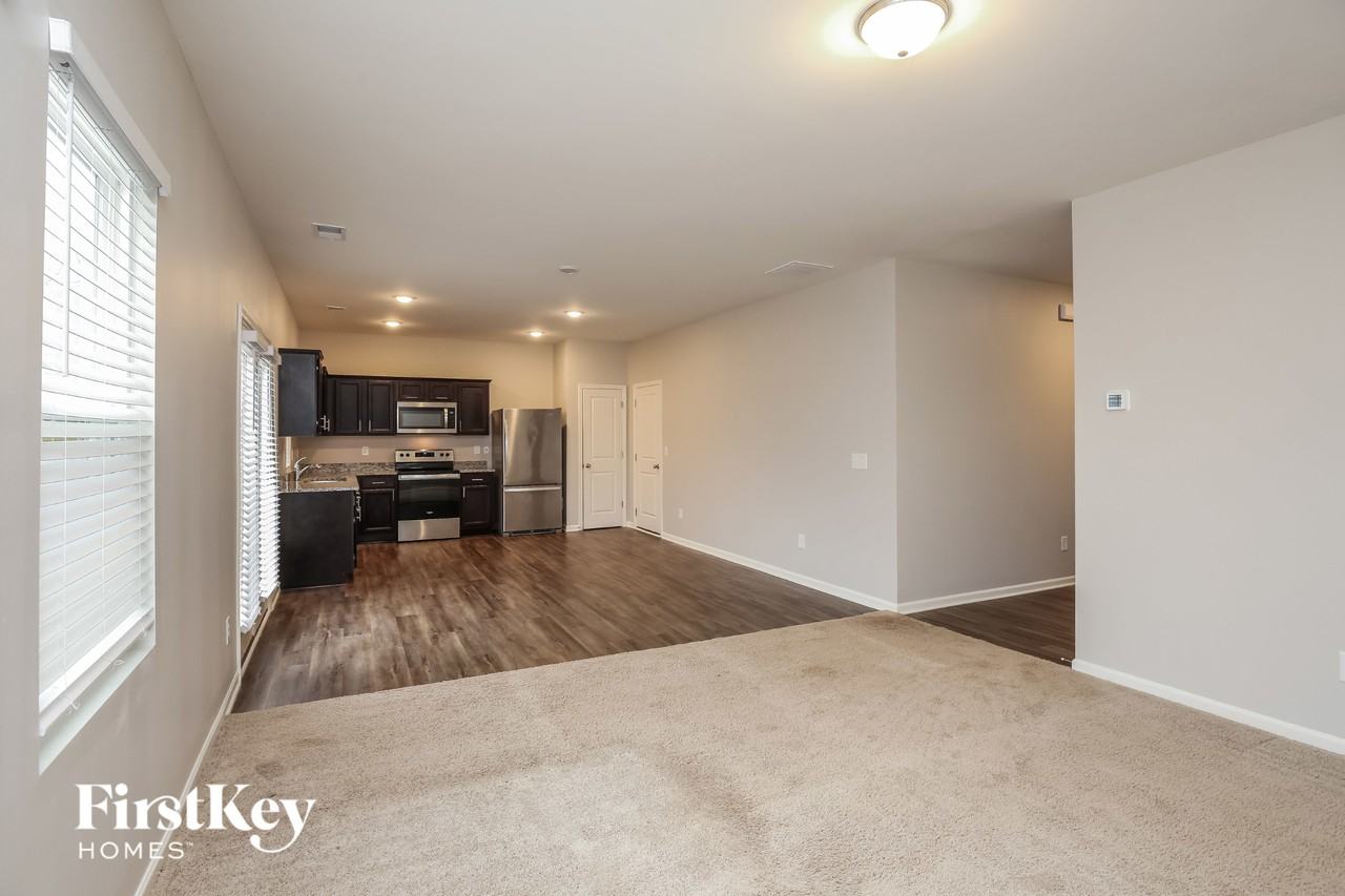 183 Wheeler Pl - Photo 3 of 15