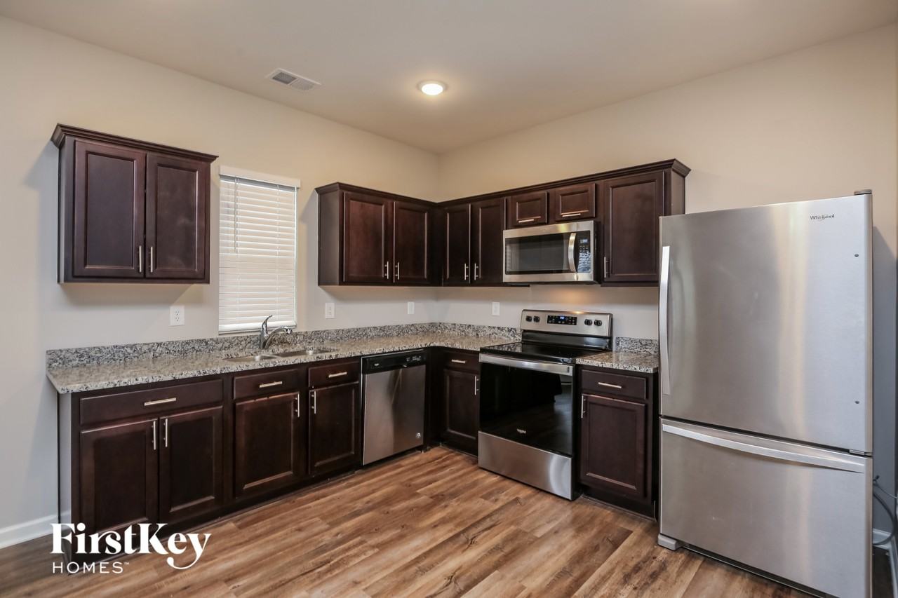 183 Wheeler Pl - Photo 4 of 15