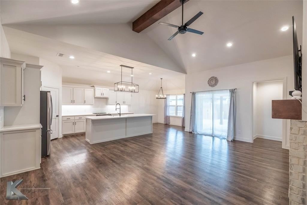 4625 Seals Ln - Photo 4 of 33