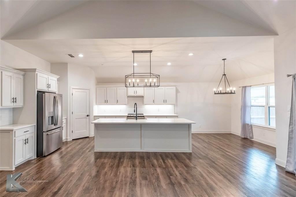 4625 Seals Ln - Photo 5 of 33