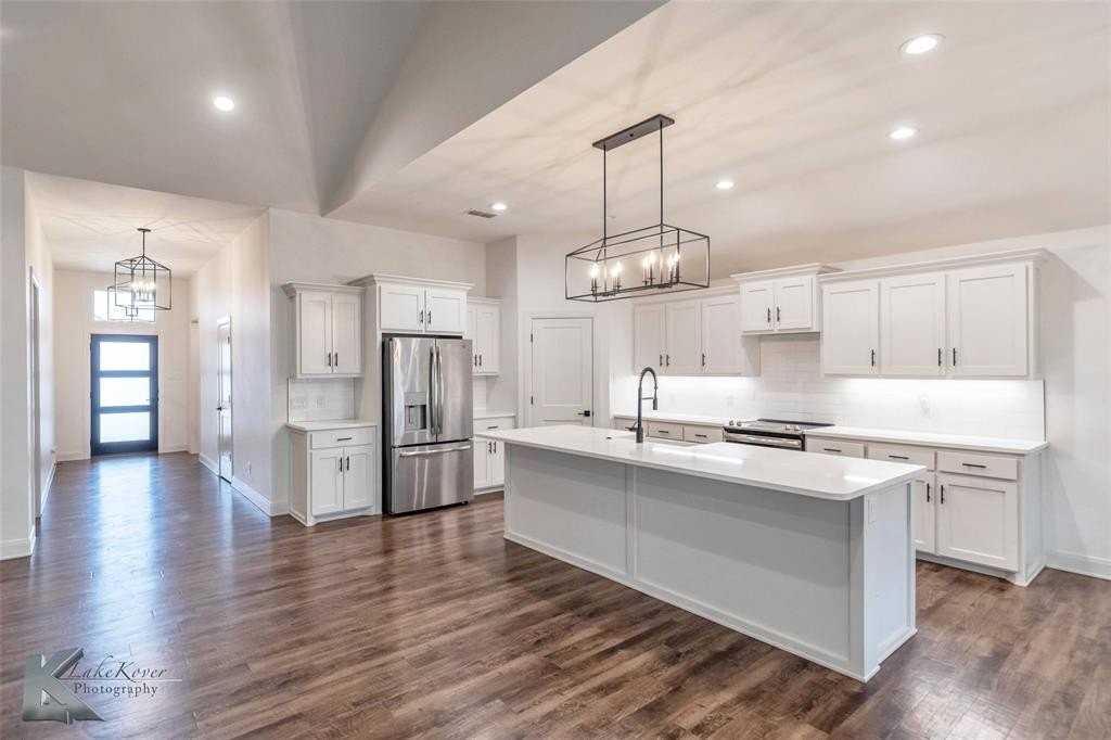 4625 Seals Ln - Photo 6 of 33