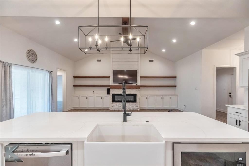 4625 Seals Ln - Photo 7 of 33