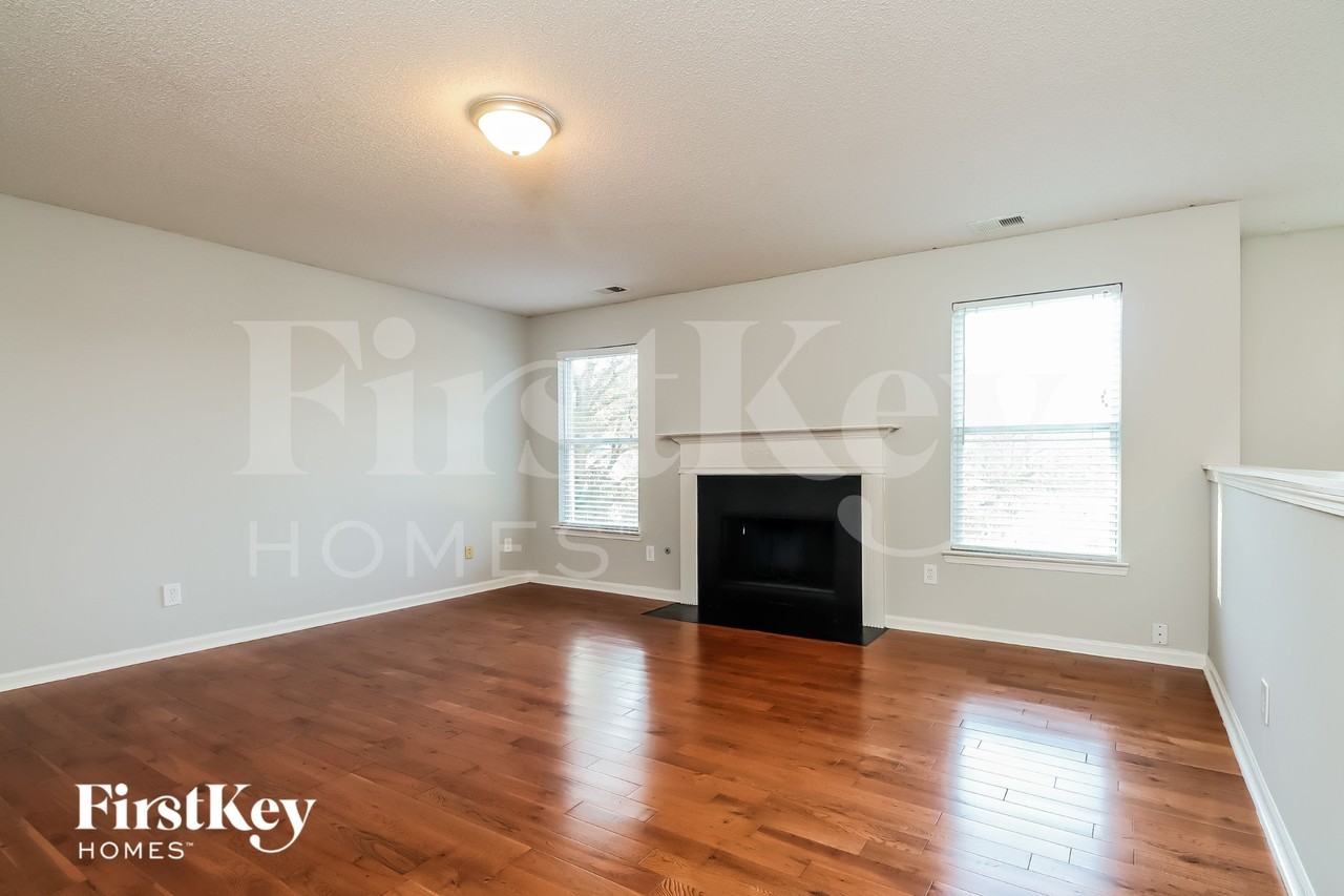 613 Pipkin Dr - Photo 2 of 15