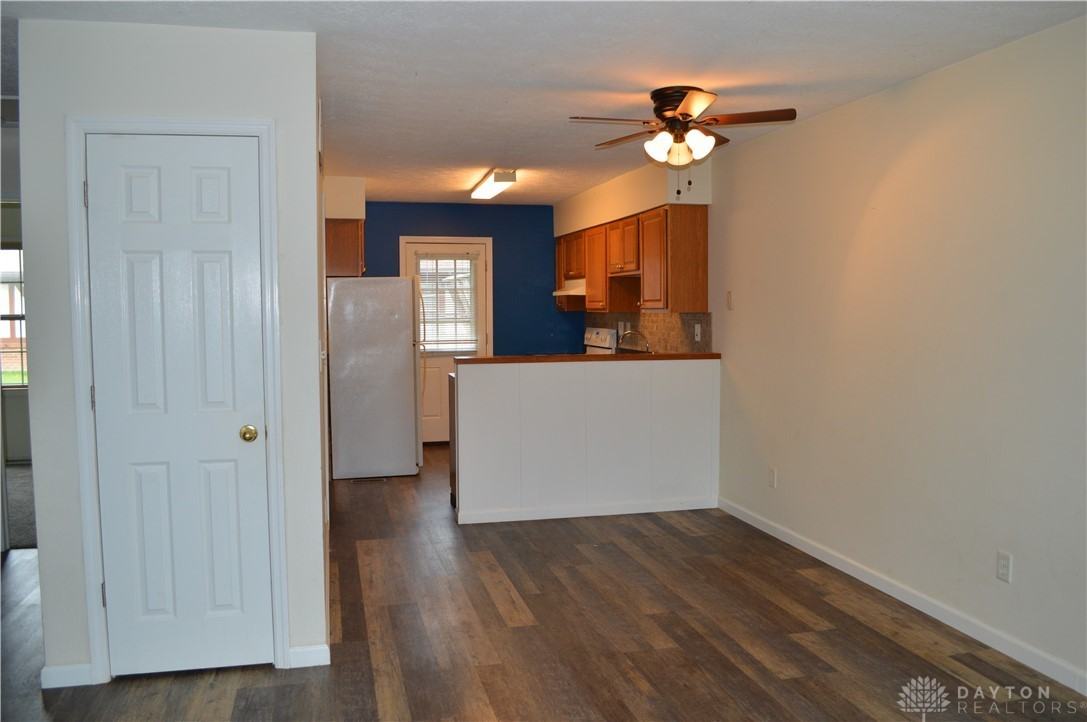 8340 Woodgrove Ct - Photo 3 of 15