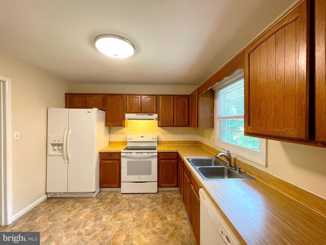 40865 Spring House Ln - Photo 6 of 33