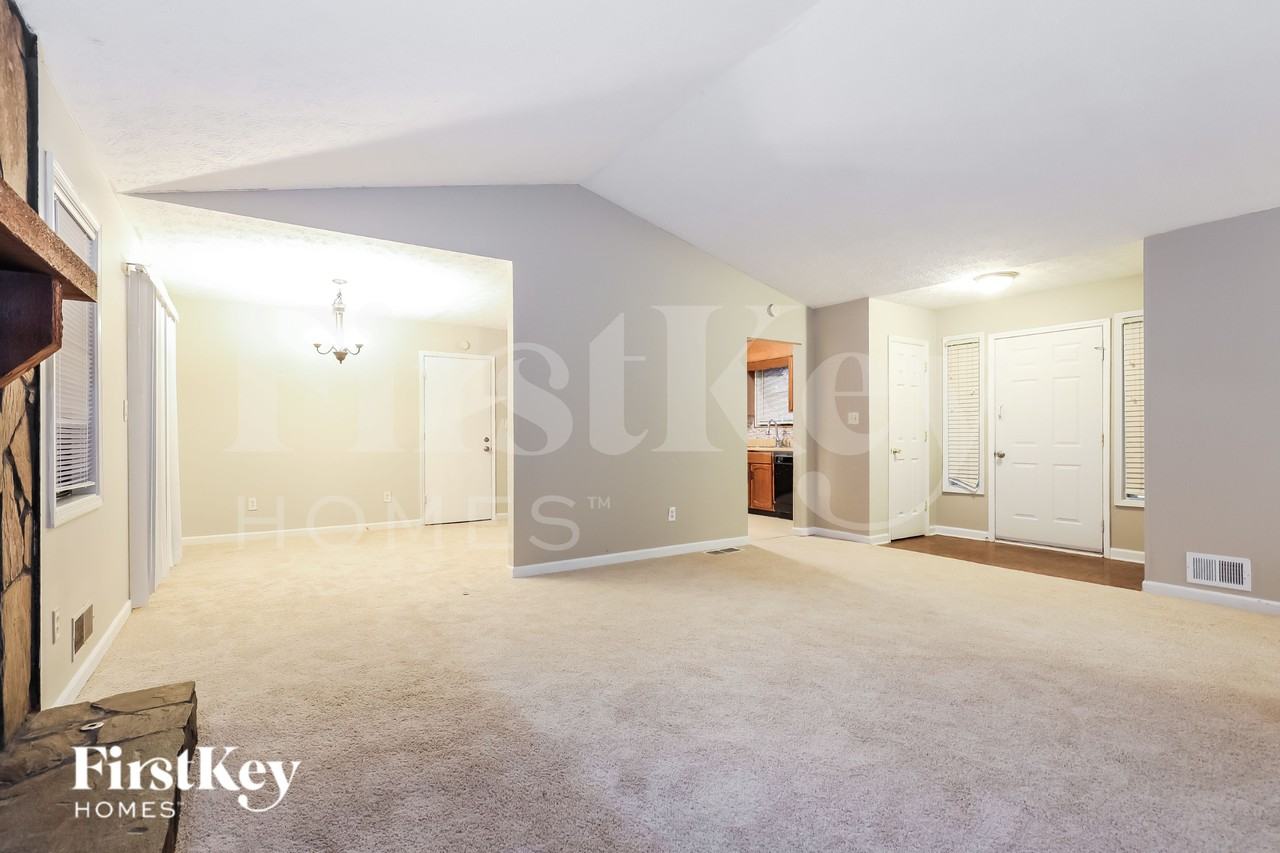 7324 Caribou Trl - Photo 3 of 16