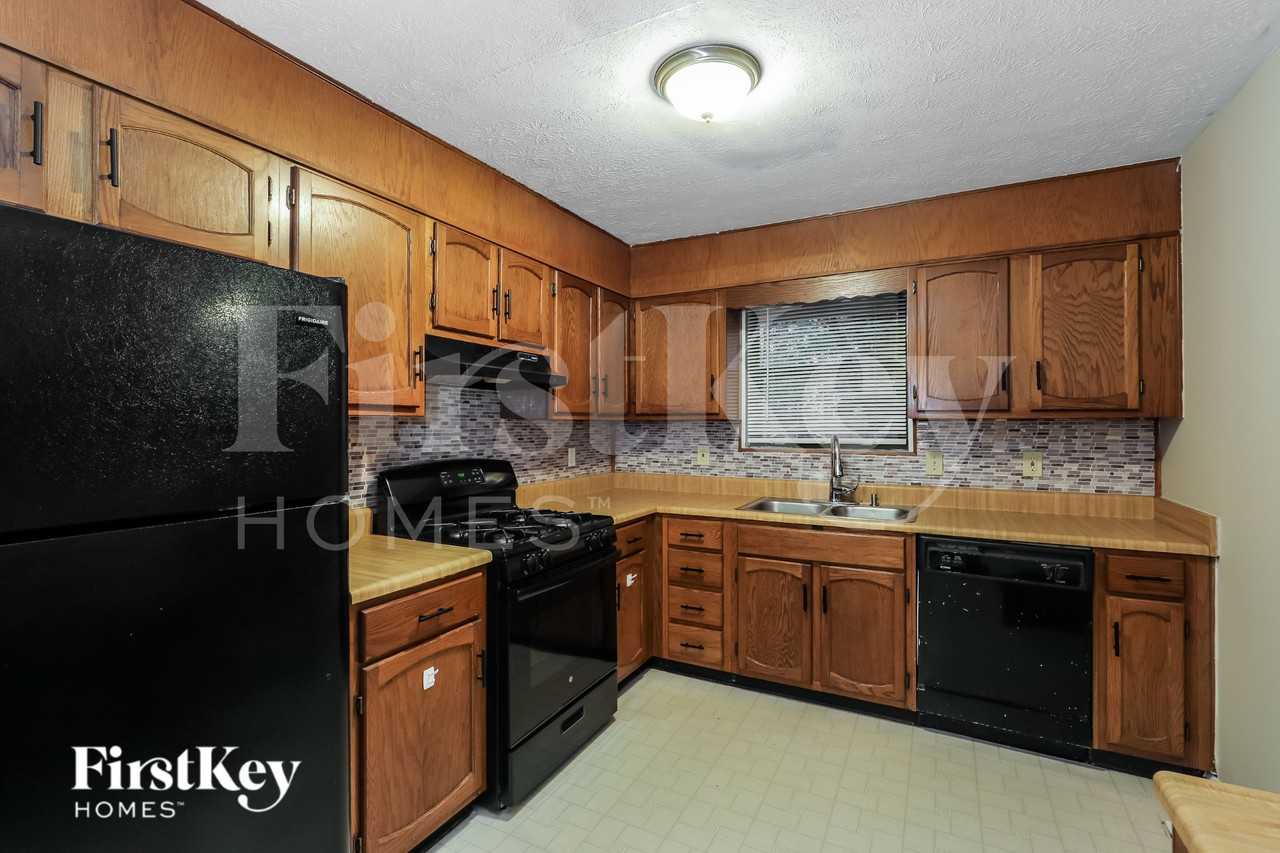 7324 Caribou Trl - Photo 4 of 16