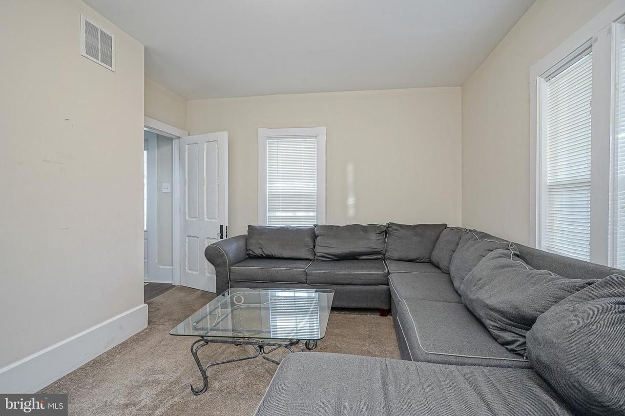 20 Dickinson St - Photo 7 of 34