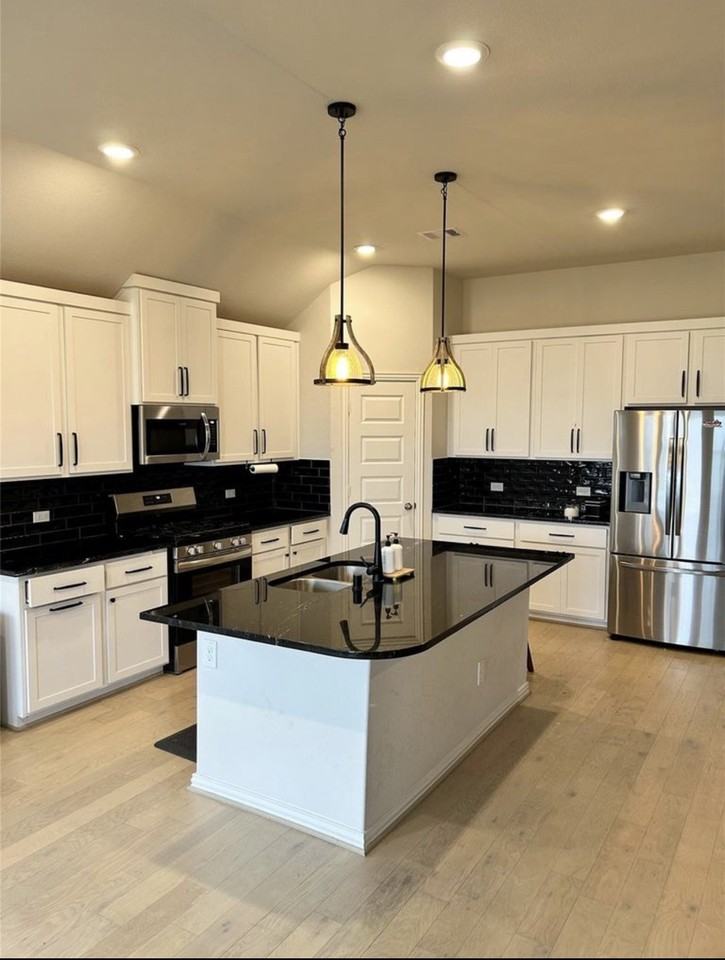 12218 English Mist Dr - Photo 4 of 11