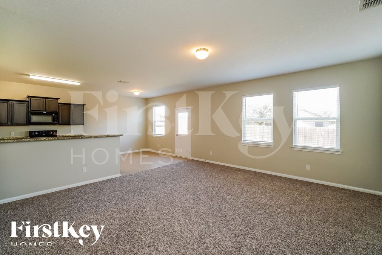 3442 Glacier Lk - Photo 5 of 18